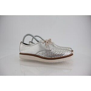 Clarks Womens Un Voltra Sneaker Size 9.5 Silver Leather Lace Up Oxford Walk Shoe